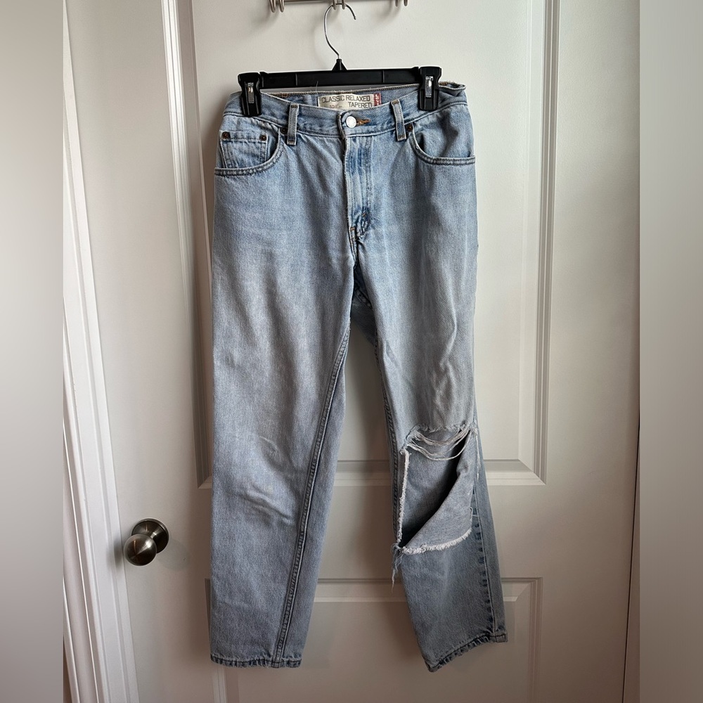 Classic Levi blue jeans in size 6